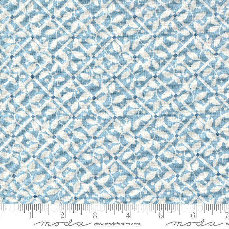 Shoreline - Lattice in Light Blue - Camille Roskelley - Moda